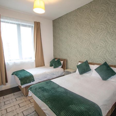 Ideal For Groups - 2 Bedroom Apartment - Free Parking, Transit Links, Close To Stadiums Manchester Zewnętrze zdjęcie