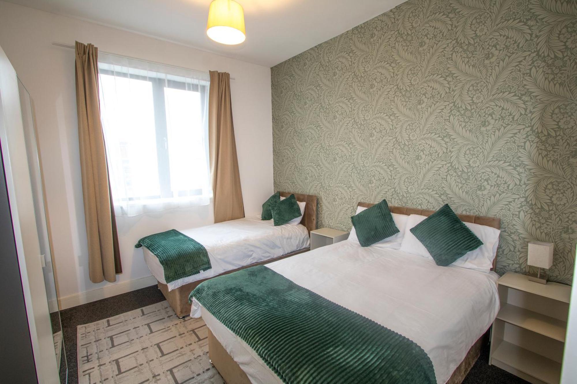 Ideal For Groups - 2 Bedroom Apartment - Free Parking, Transit Links, Close To Stadiums Manchester Zewnętrze zdjęcie