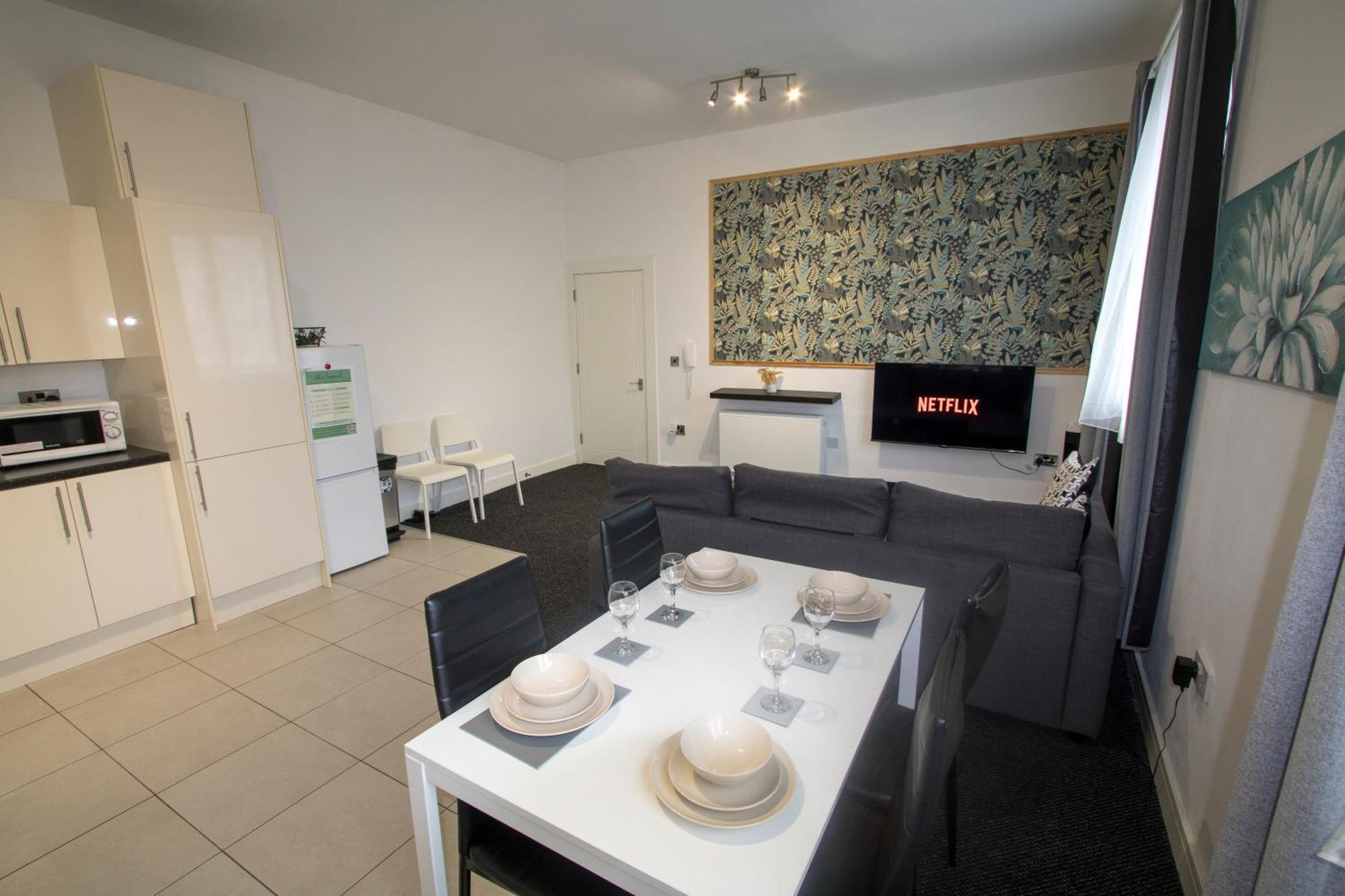 Ideal For Groups - 2 Bedroom Apartment - Free Parking, Transit Links, Close To Stadiums Manchester Zewnętrze zdjęcie